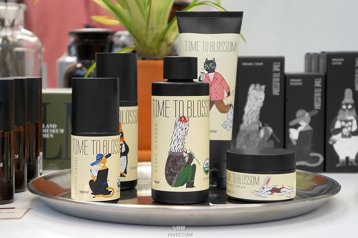 亞克力化妝品瓶子生產(chǎn)廠家告訴你，聚酯塑料PET瓶的開(kāi)發(fā)與應(yīng)用