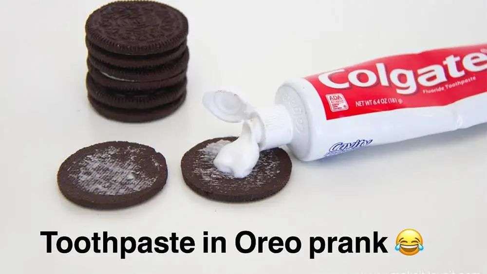 再也不用「擠牙膏」，高露潔換上的「潤滑劑」包裝，讓牙膏從此一滴不剩